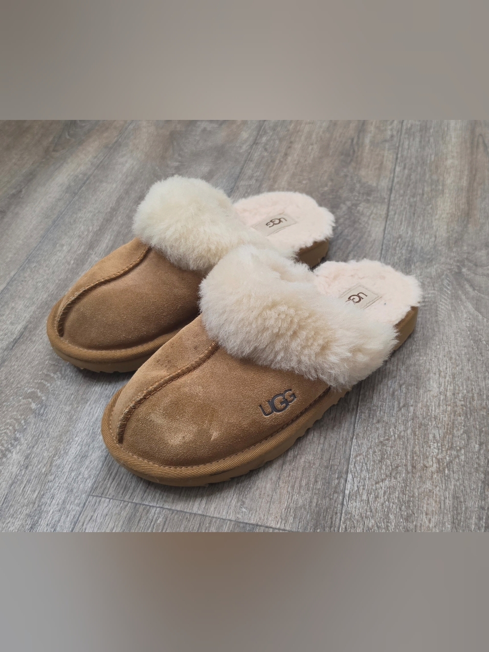 UGG Slippers-Size 5 Womens/3 Kids